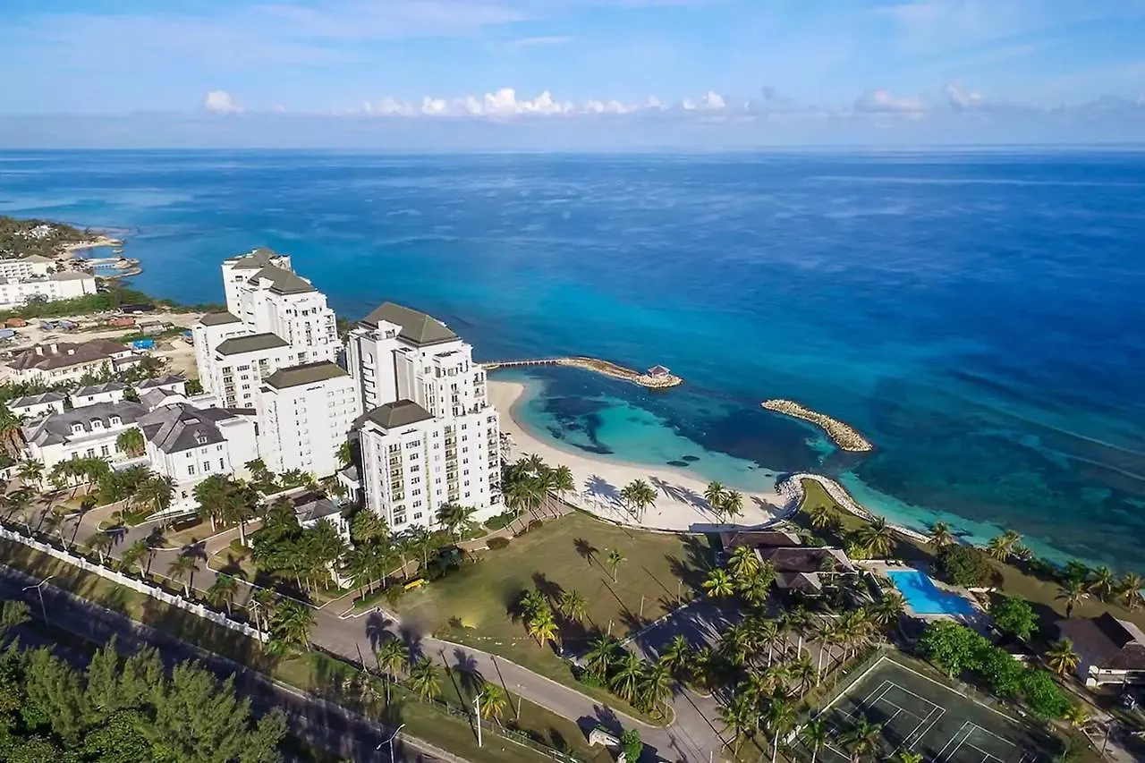 Luxury 2Br Home Facing Beach W/Pool Montego Bay #3 Holiday home